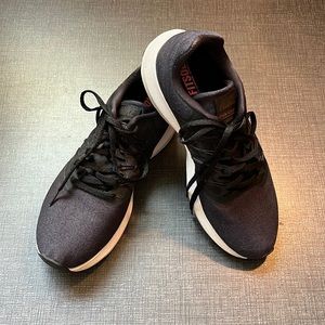 Nike Run Swift athletic shoes - like new